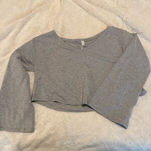 Lululemon Athletica Heather Gray V-Neck Top with Flared Sleeves size SX/S